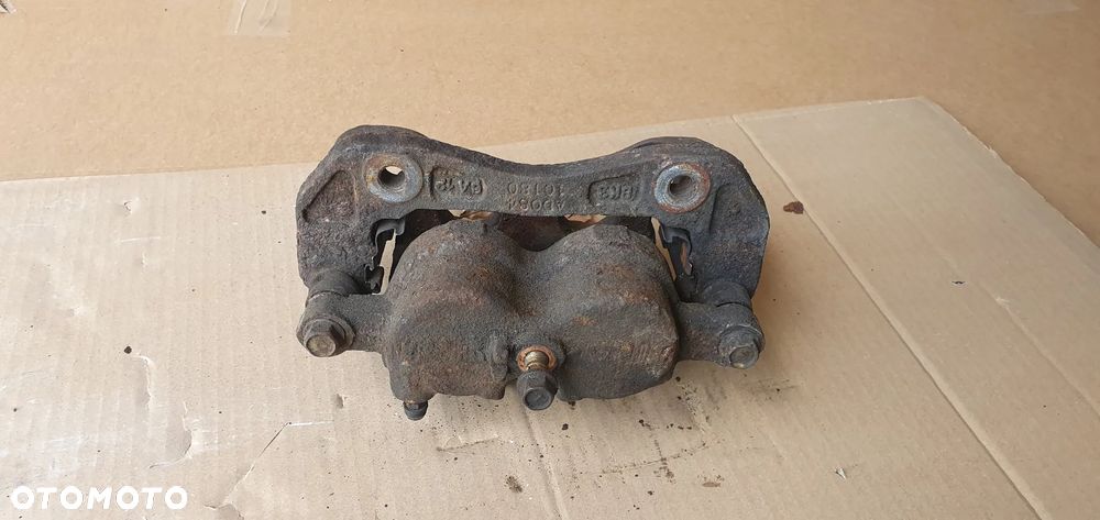 Zacisk hamulcowy lewy przód Kia Sorento I 2.5 CRDI - 5