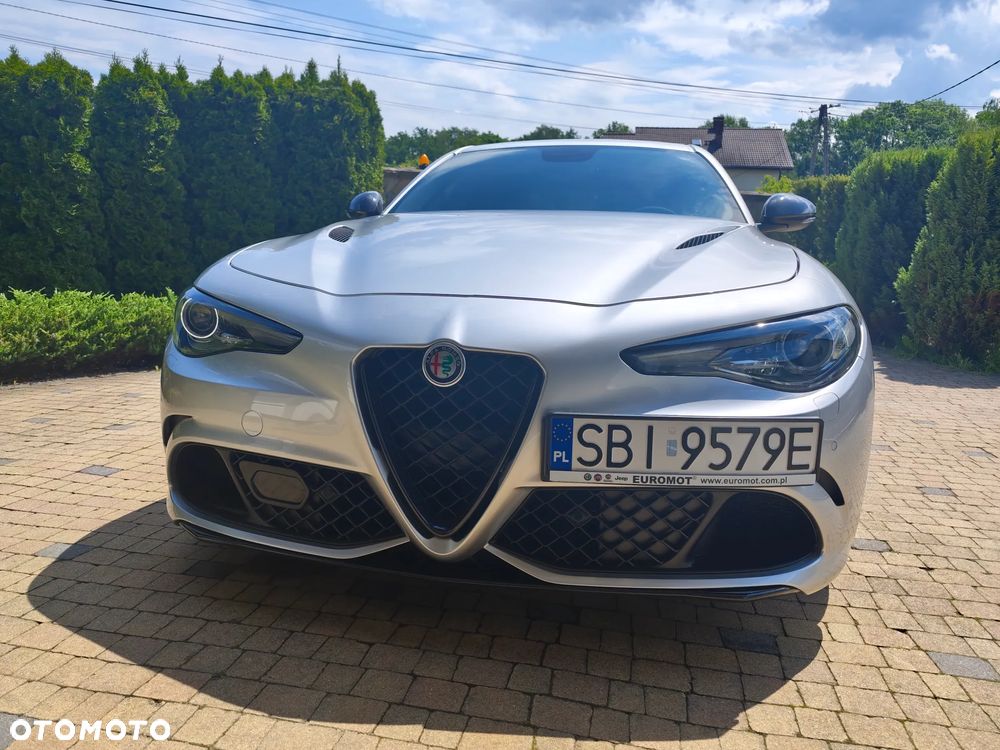 Alfa Romeo Giulia 2.9 V6 Bi-Turbo AT8 Quadrifoglio - 10
