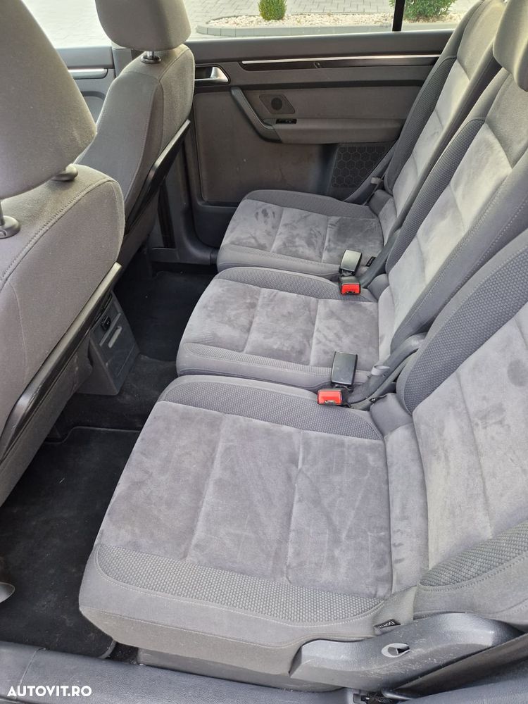 Volkswagen Touran 2.0 TDI DPF DSG Highline - 19