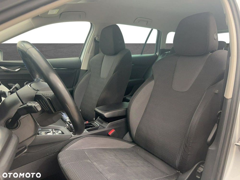 Skoda Octavia 2.0 TDI Ambition DSG - 10
