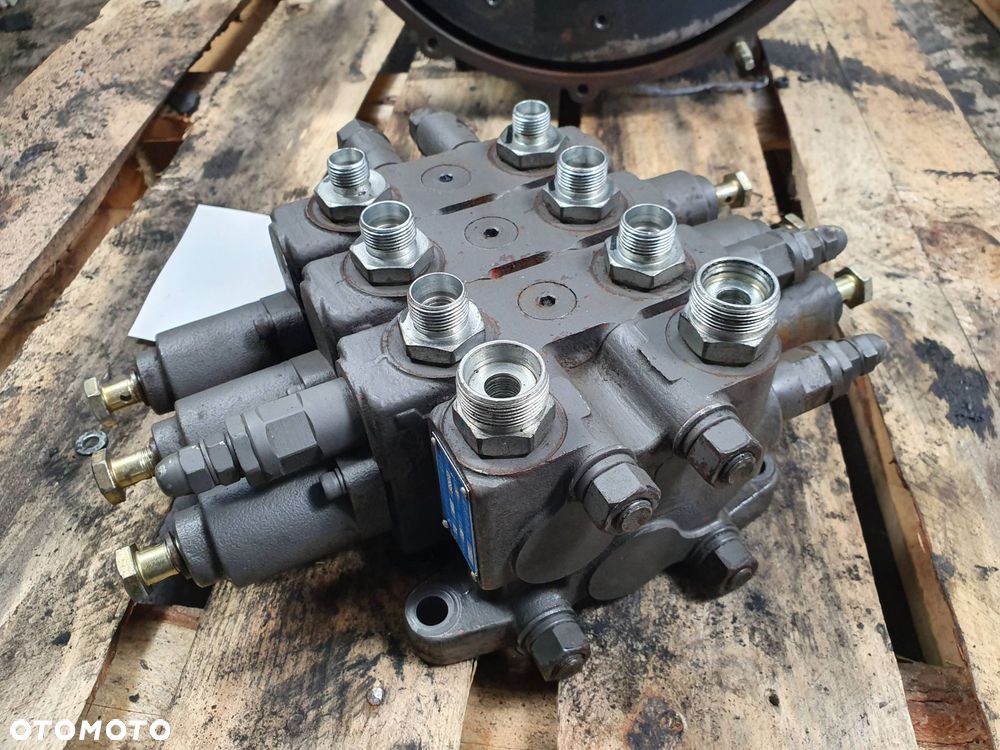 ROZDZIELACZ ŁADOWARKA GUNSTING 916 01585 2019 - 4