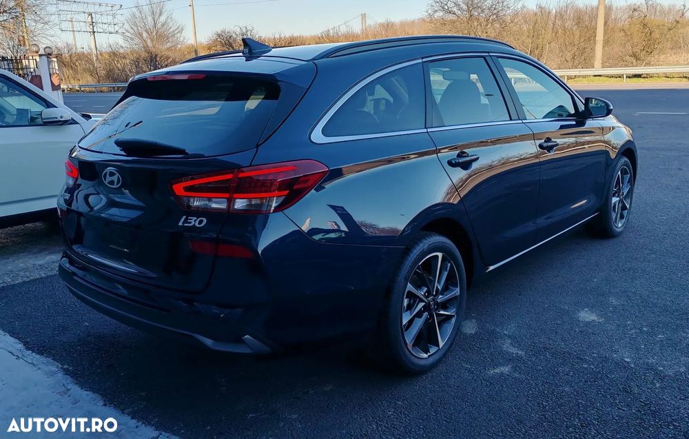 Hyundai i30 1.5 T-GDI 160CP MHEV 5DR 7DCT Highway - 3