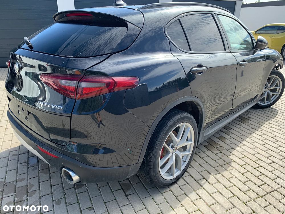 Alfa Romeo Stelvio 2.0 Turbo 16V AT8-Q4 Executive - 11