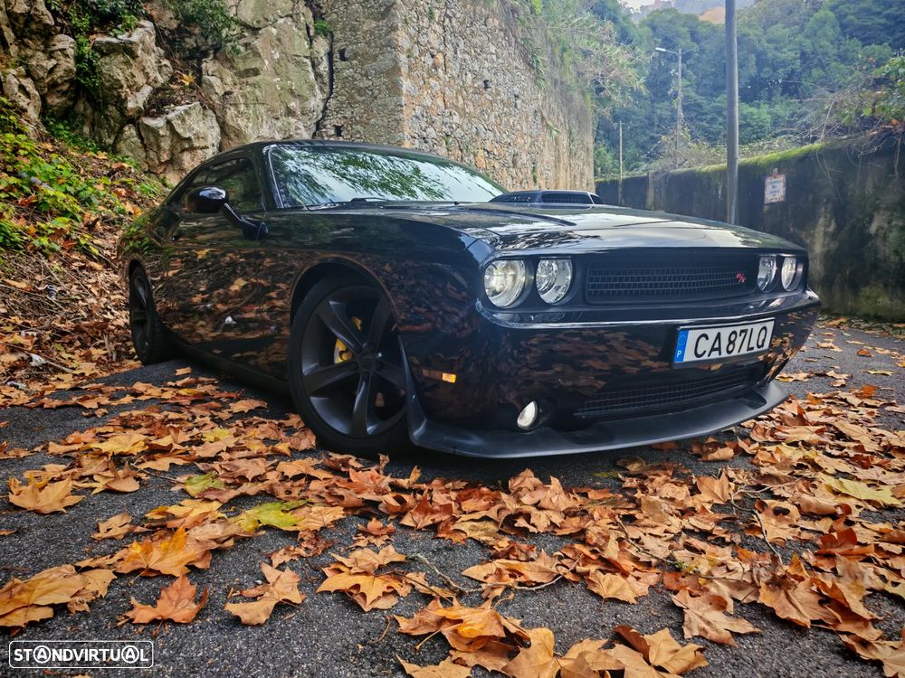 Dodge Challenger - 11