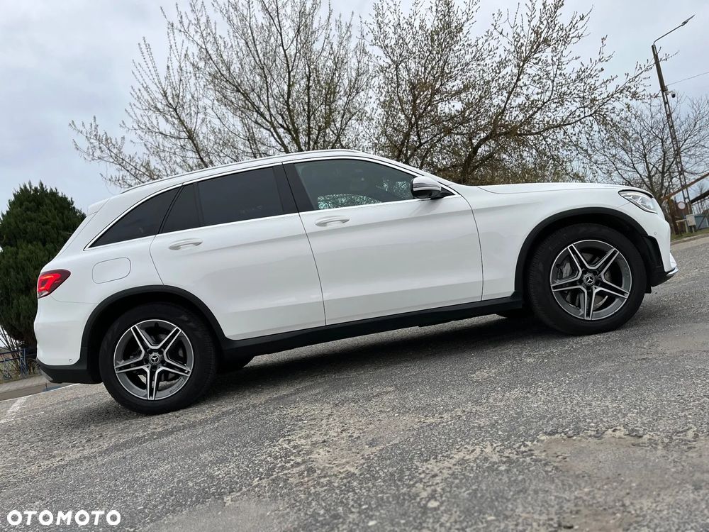 Mercedes-Benz GLC 300 d 4Matic 9G-TRONIC AMG Line Plus - 9