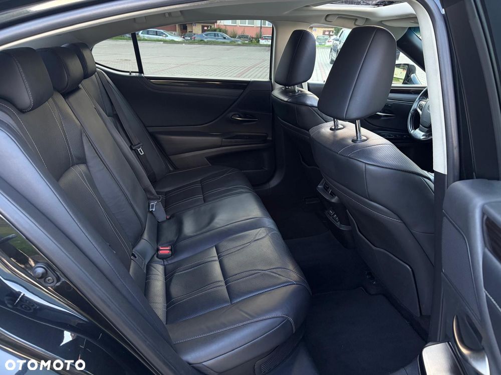 Lexus ES 300h Prestige - 15