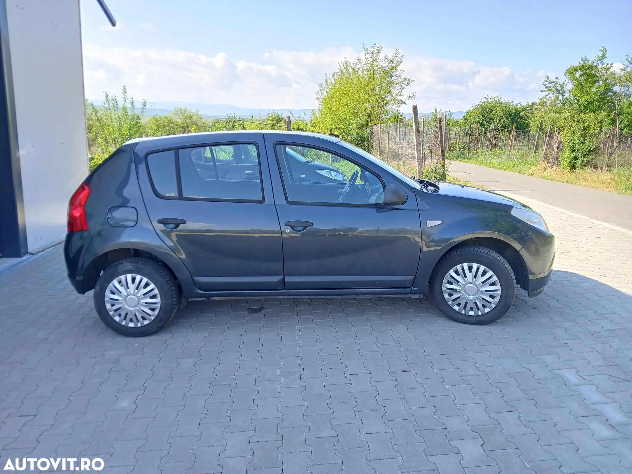 Dacia Sandero 1.2 16V 75 Ambiance - 10
