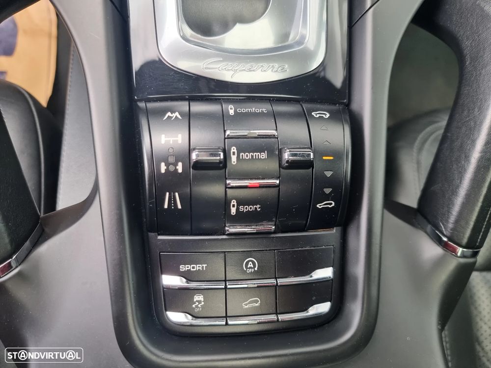 Porsche Cayenne Tiptronic S - 29