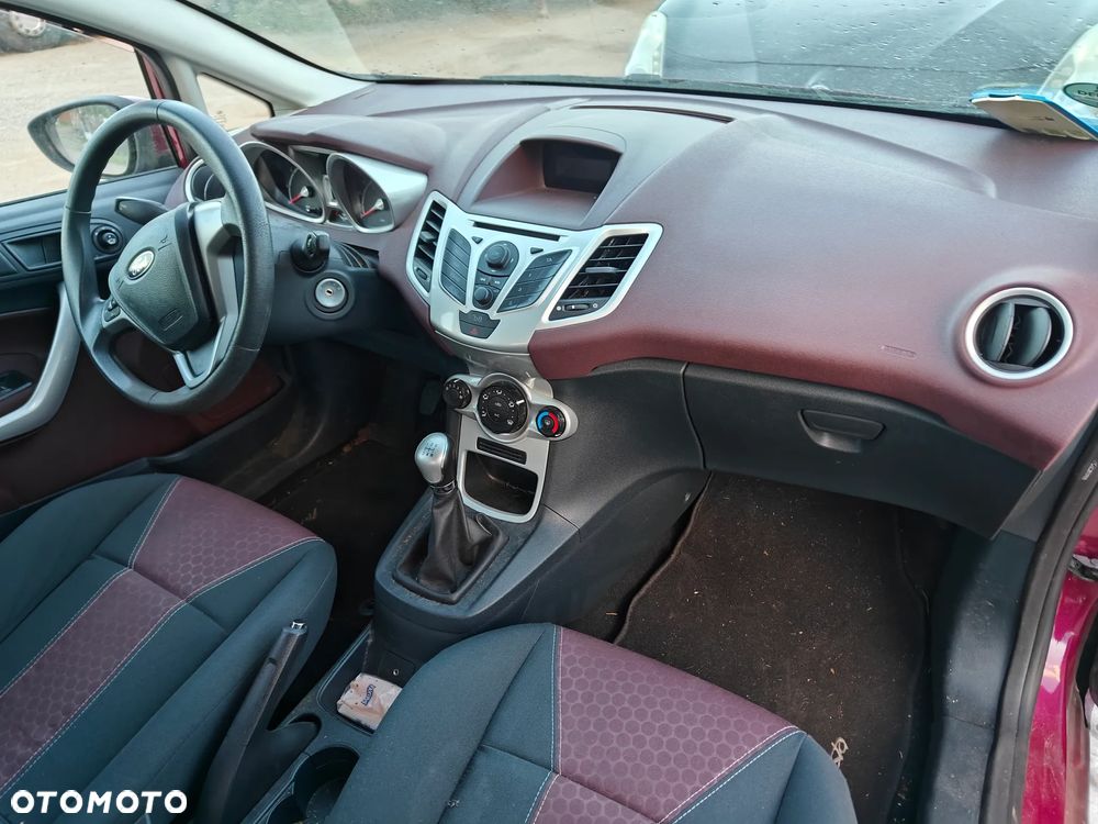 Ford Fiesta 1.25 Celebration - 12