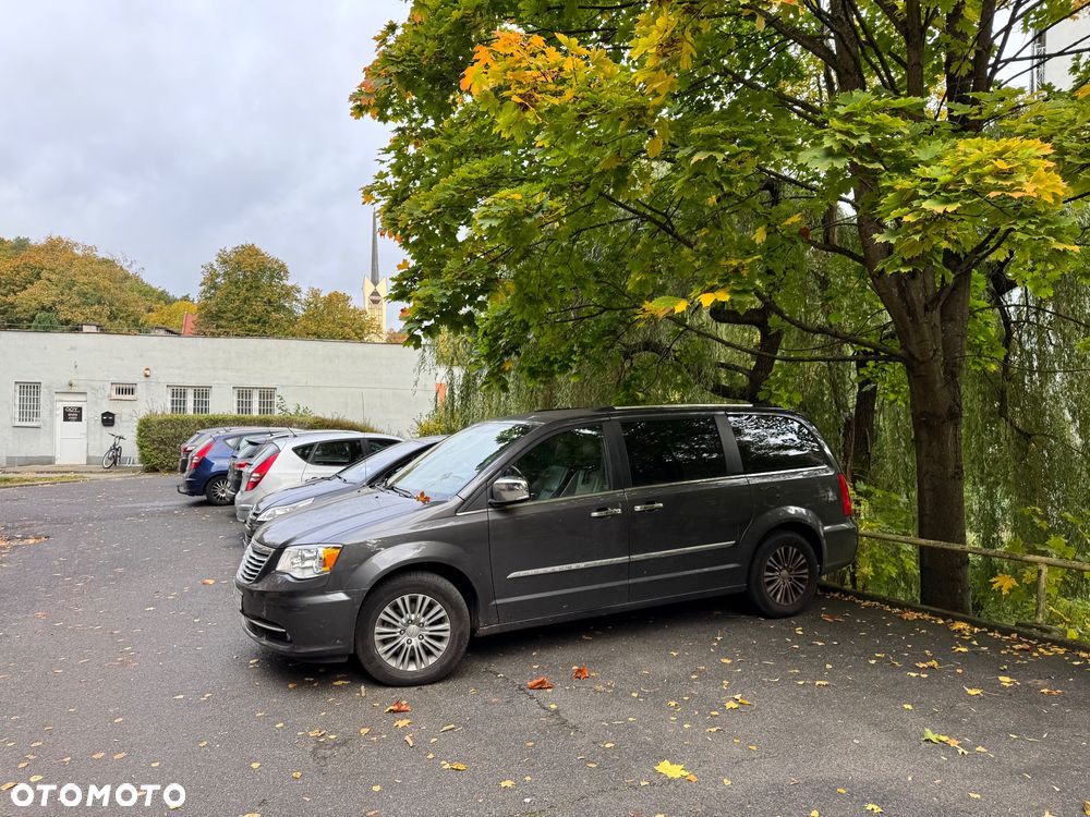 Chrysler Town & Country 3.6 Touring - 2