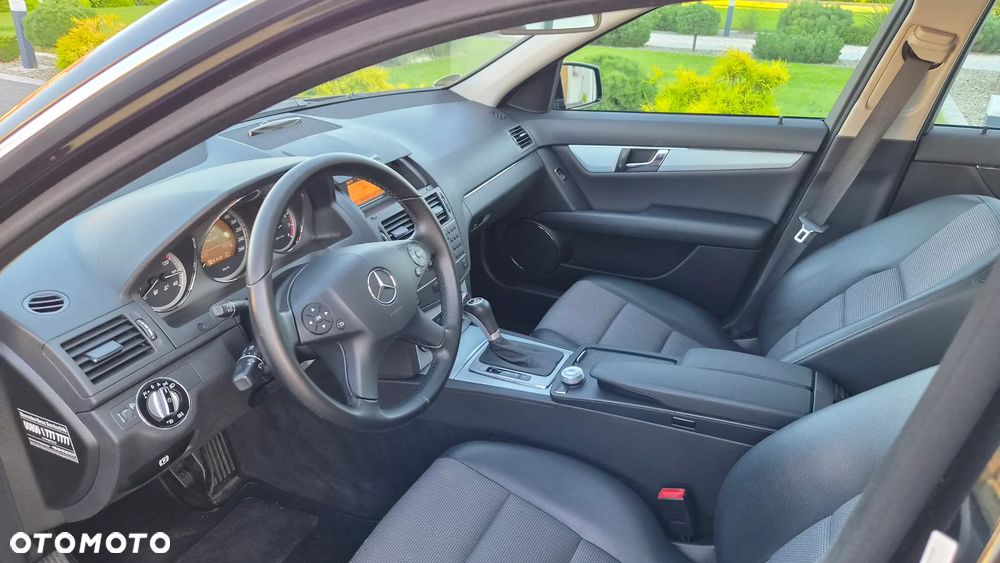 Mercedes-Benz Klasa C 180 CGI Automatik BlueEFFICIENCY Avantgarde - 7