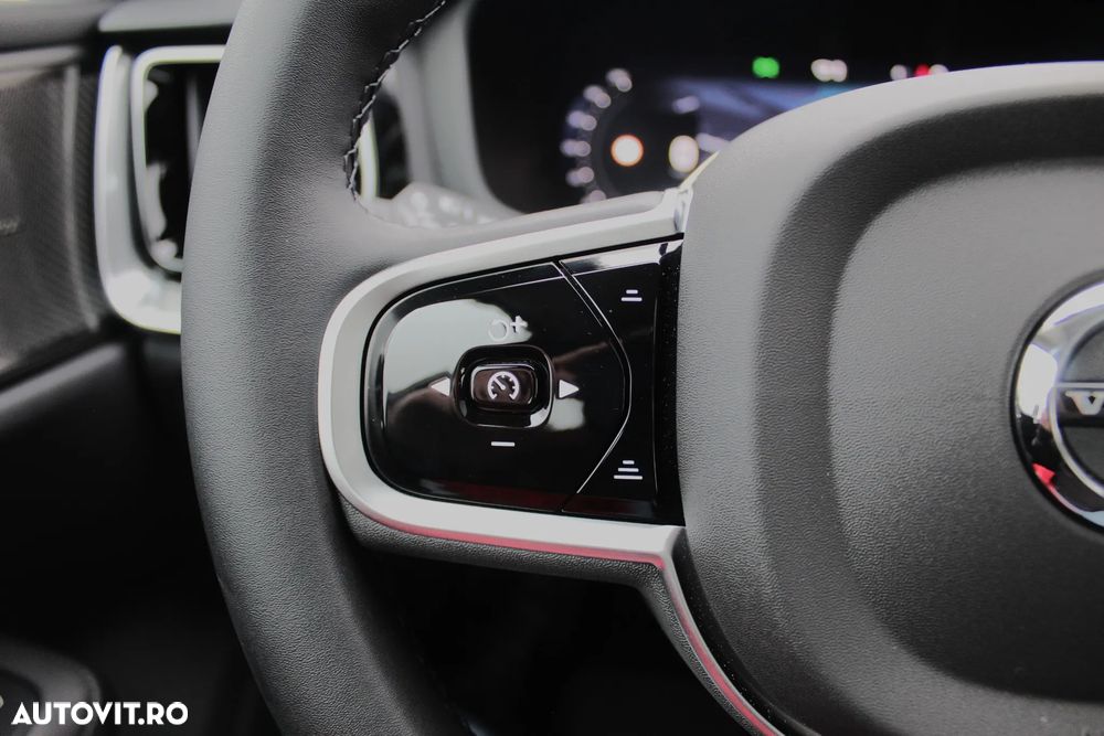 Volvo V60 B4 B DKG Plus Dark - 18