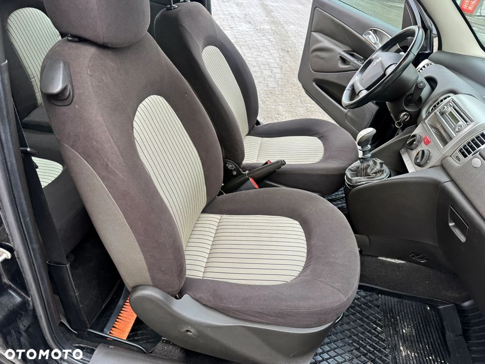 Lancia Ypsilon Y 1.4 8v Oro - 11