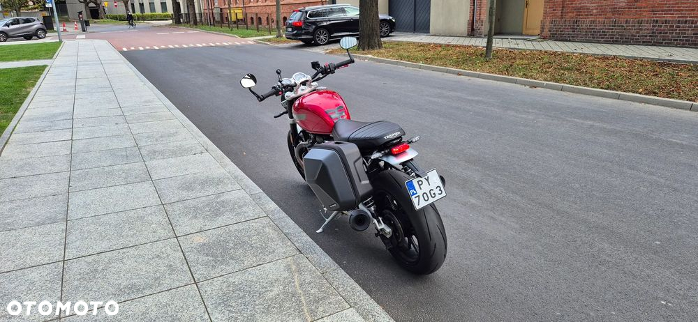 Triumph Speed Twin - 14