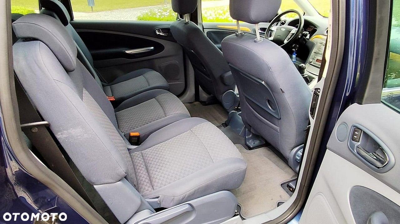Ford Galaxy - 20
