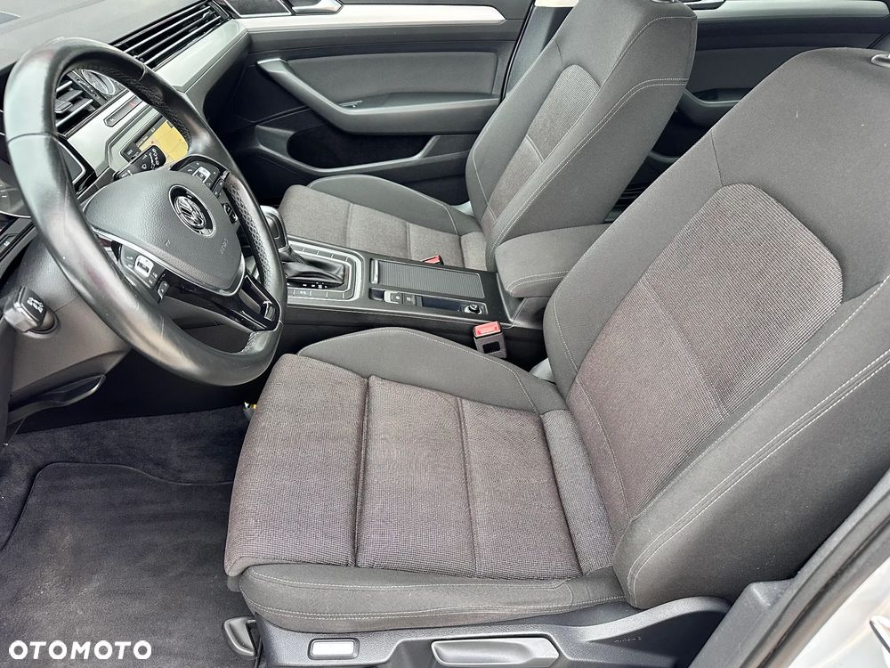 Volkswagen Passat - 5