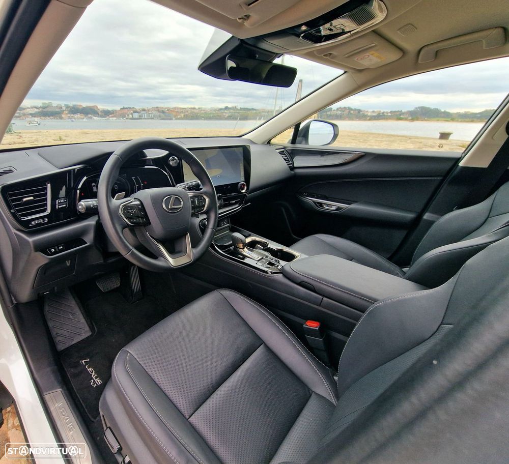 Lexus NX 450h+ Executive - 13