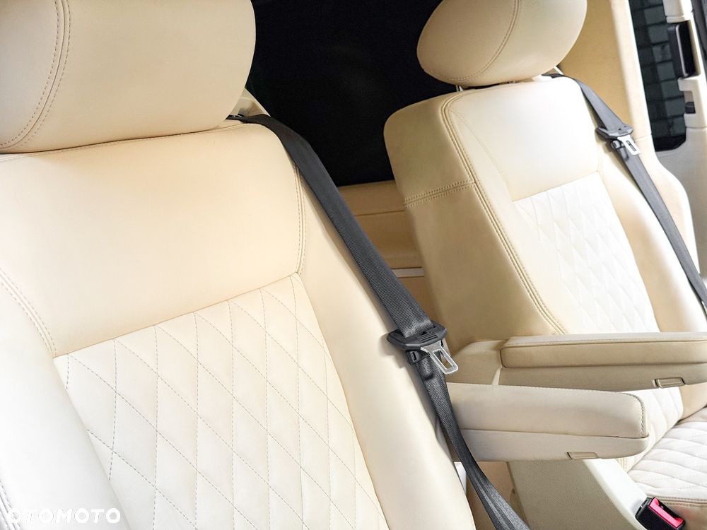 Volkswagen Multivan - 16