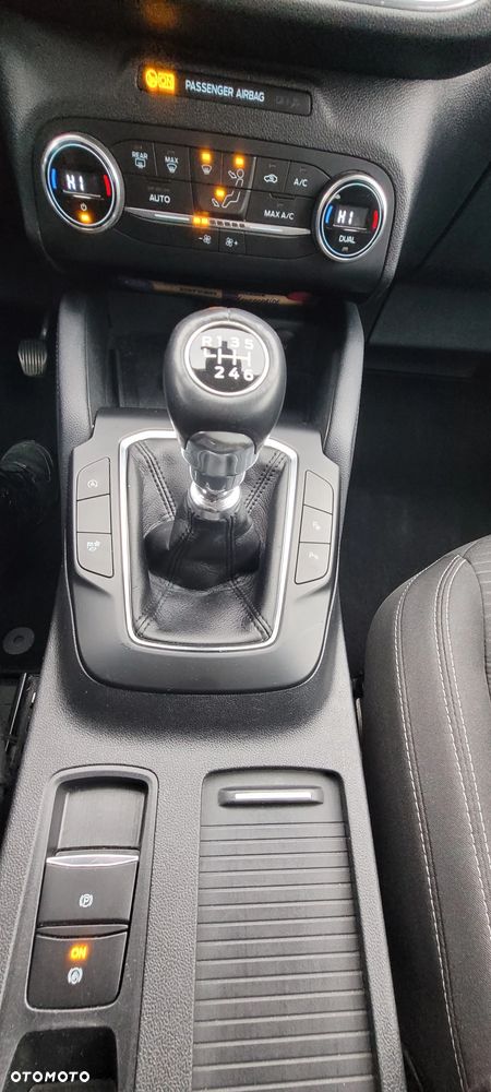 Ford Kuga 2.0 TDCi 2x4 Titanium - 17