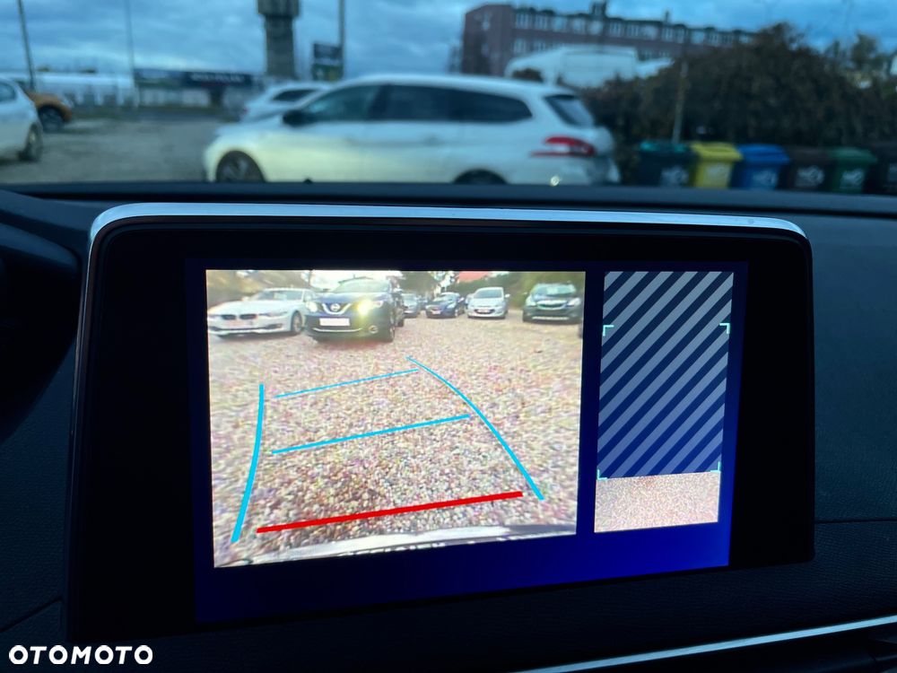 Peugeot 3008 1.6 BlueHDi Allure S&S EAT6 - 22