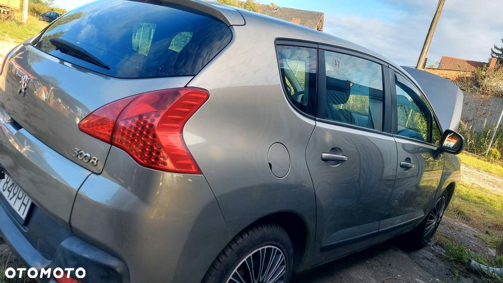 Peugeot 3008 1.6 HDi Premium - 8