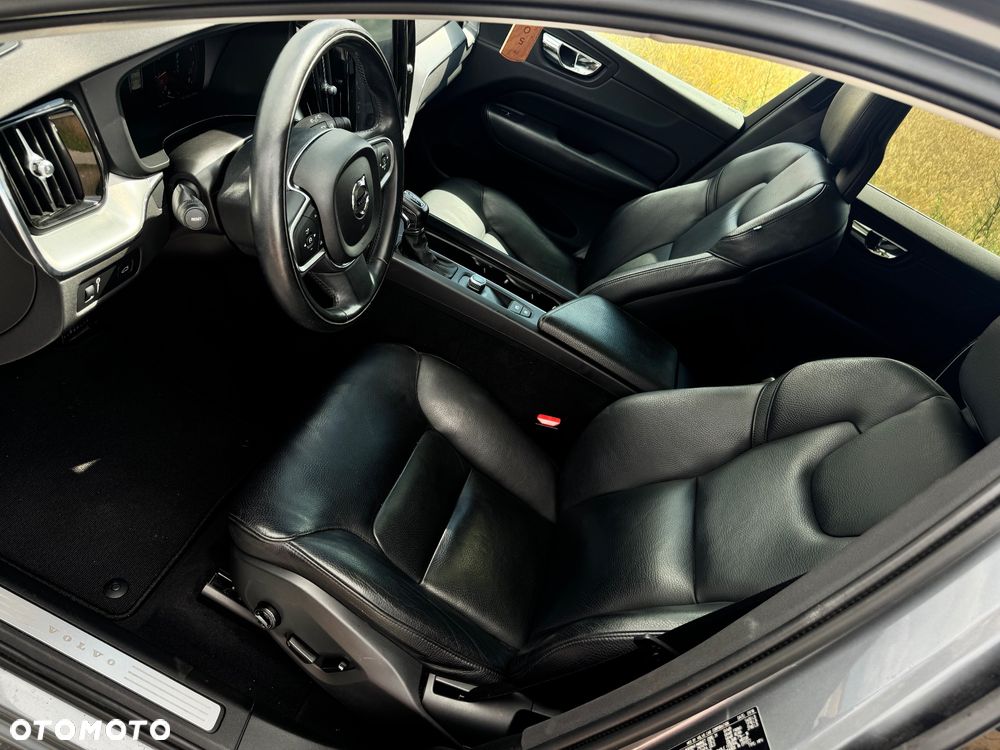 Volvo XC 60 T6 AWD Momentum - 11