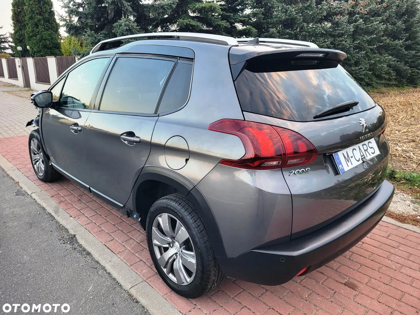 Peugeot 2008 1.5 BlueHDi Signature - 1