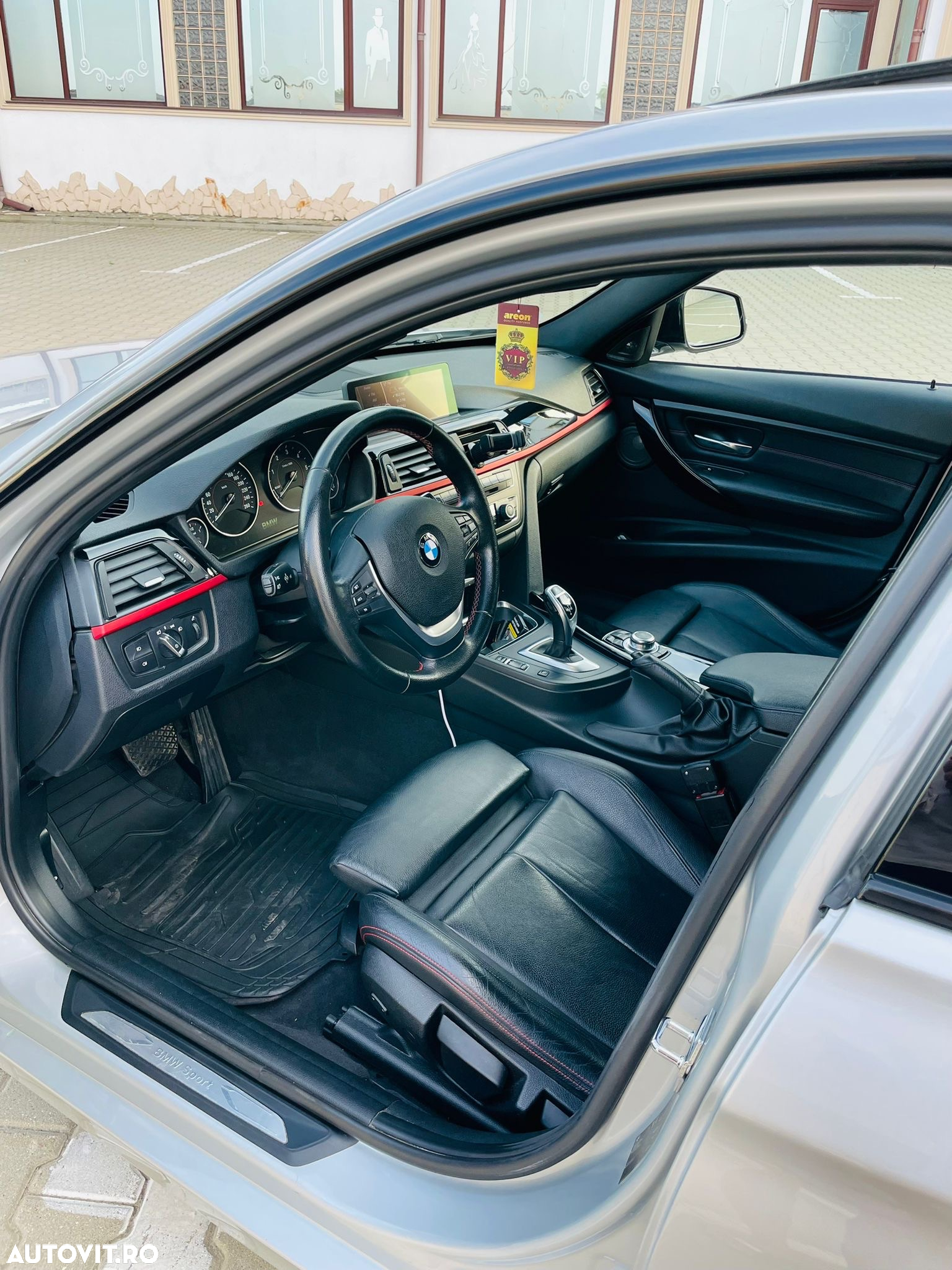 BMW Seria 3 320d Aut. Sport Line - 9