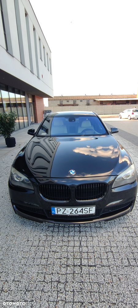 BMW Seria 7 750i - 1