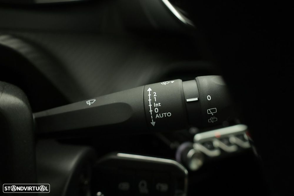 Peugeot 208 1.2 Hybrid Allure e-DCS6 — fotografia 18