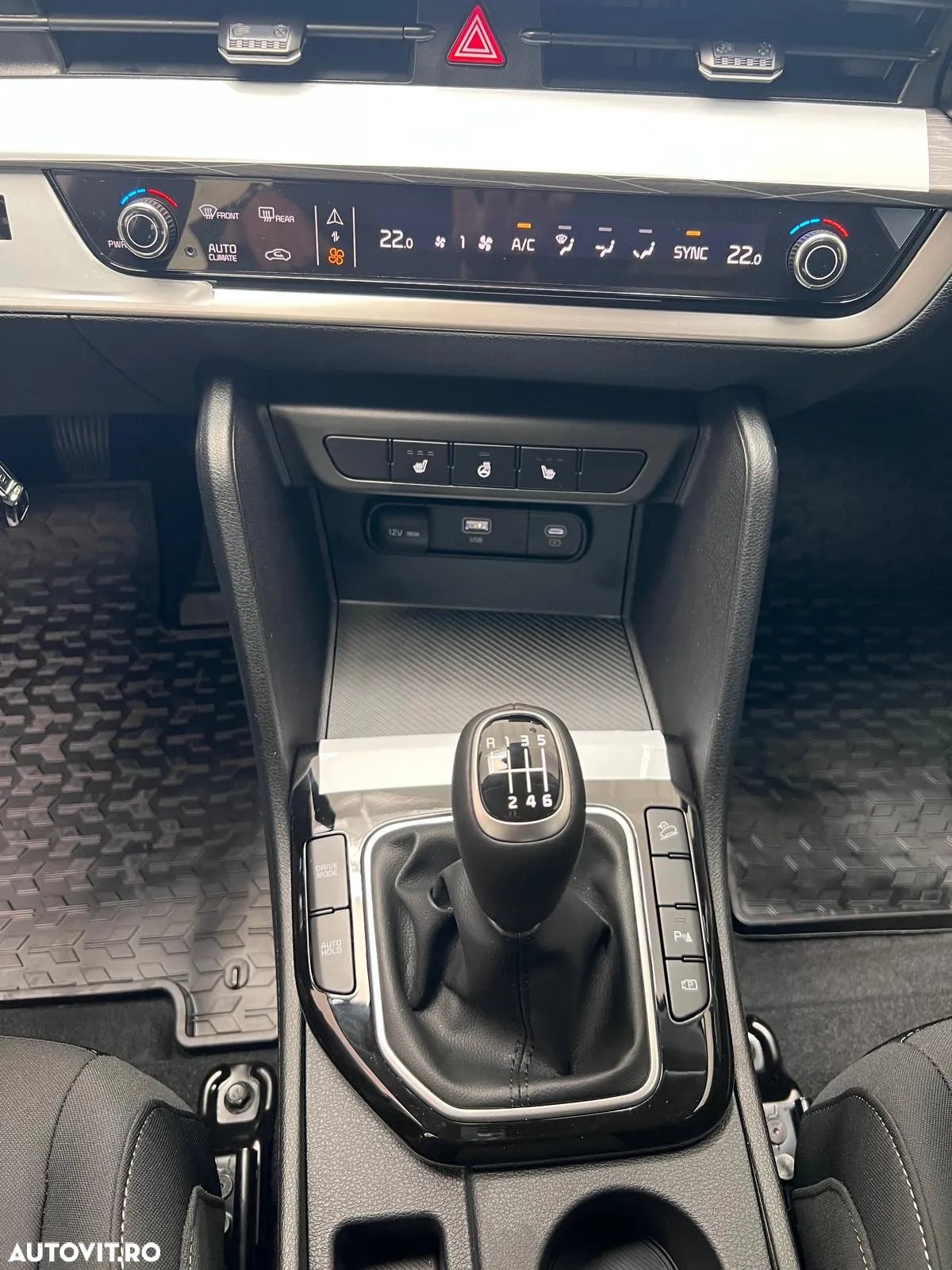 Kia Sportage 1.6 T-GDI 6MT HP 4x2 MHEV Urban - 16