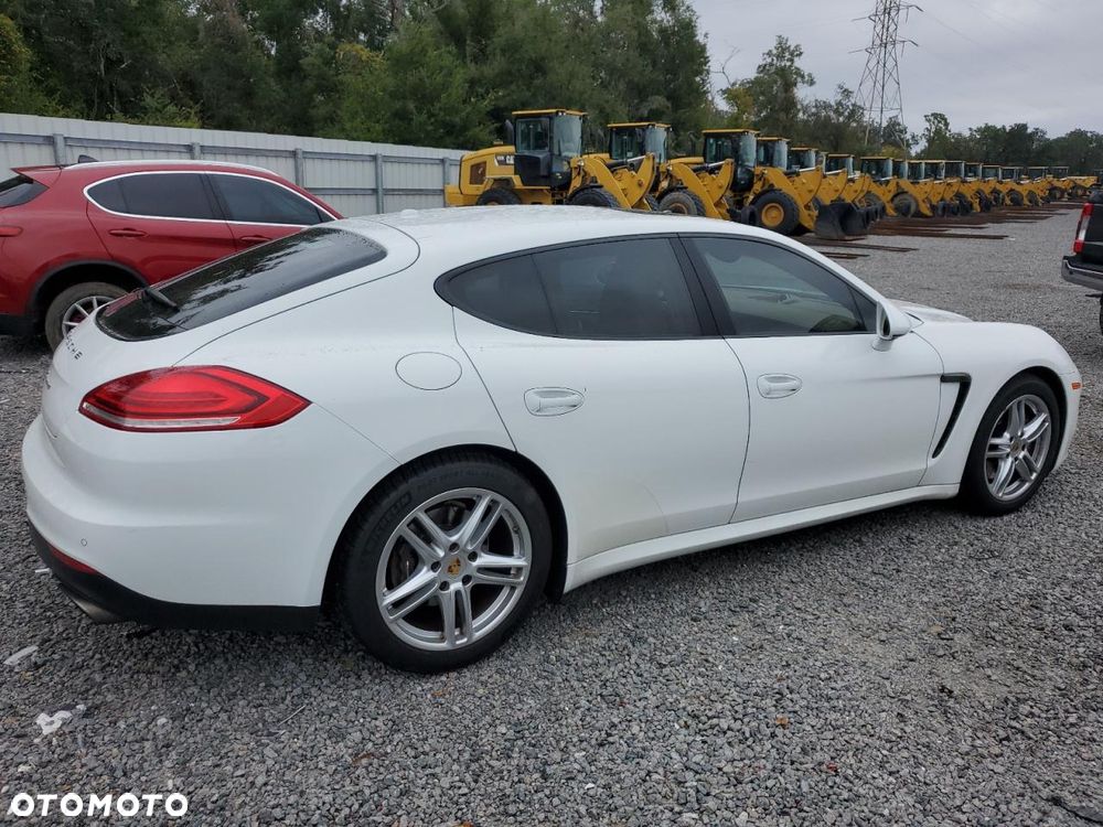 Porsche Panamera Standard - 4