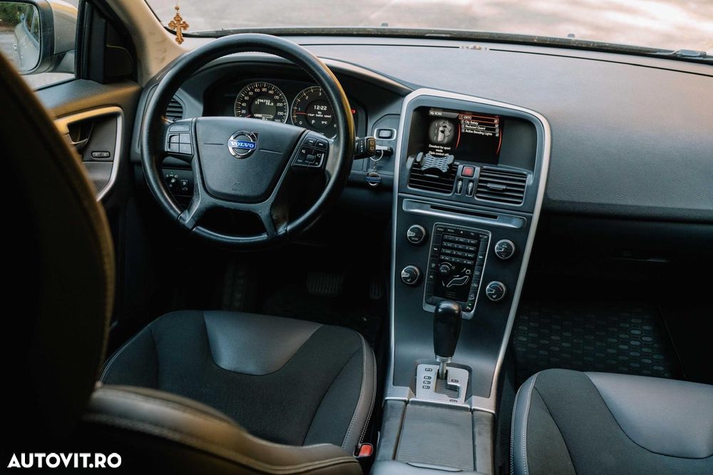 Volvo XC 60 2.4D AWD Momentum - 5