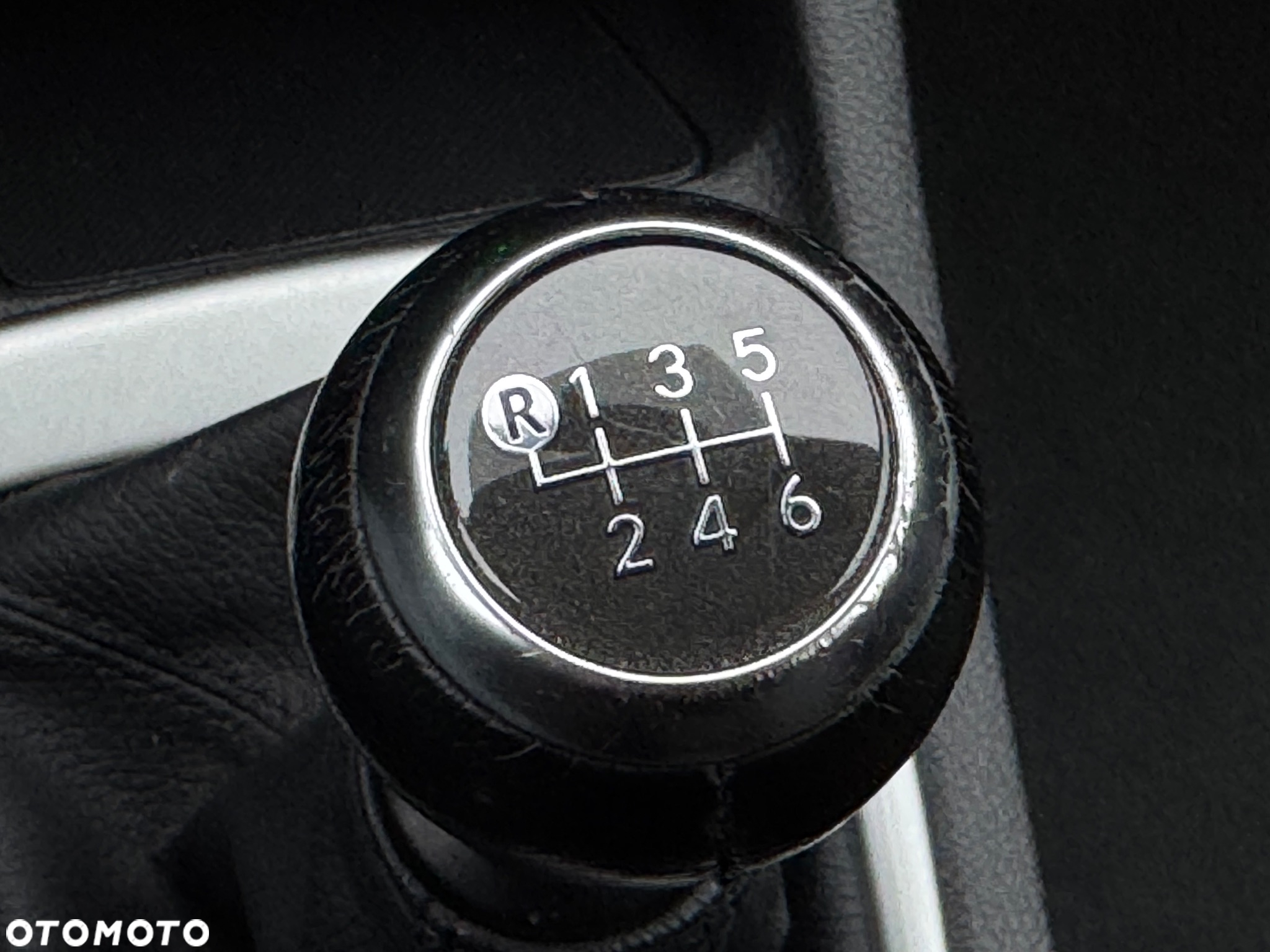 Toyota Auris 1.33 Dual-VVT-i Touring Sports Edition - 30