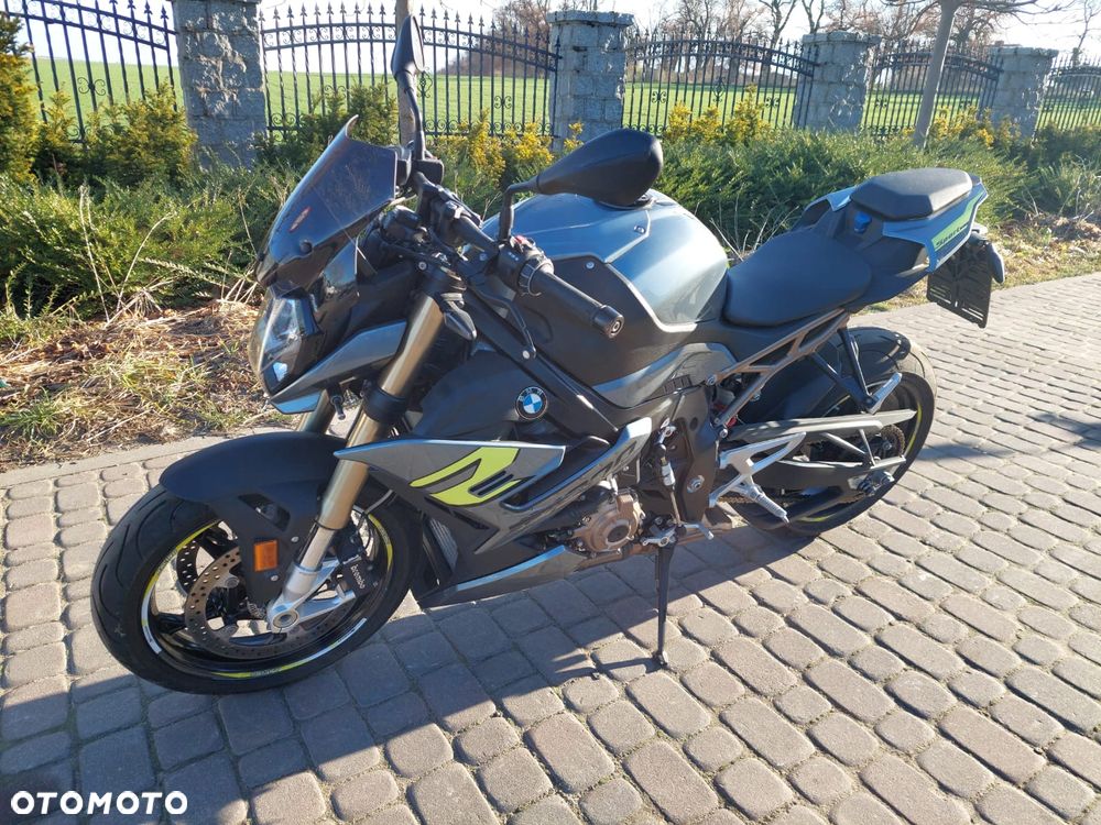 BMW S - 2