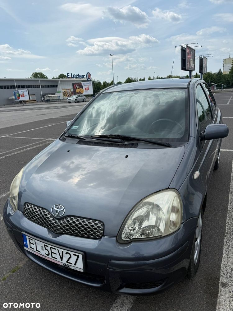 Toyota Yaris 1.0 Sol - 2