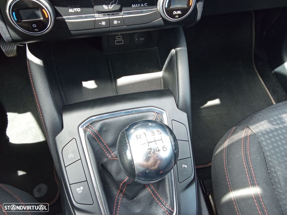Ford Kuga 1.5 EcoBoost ST-Line - 17