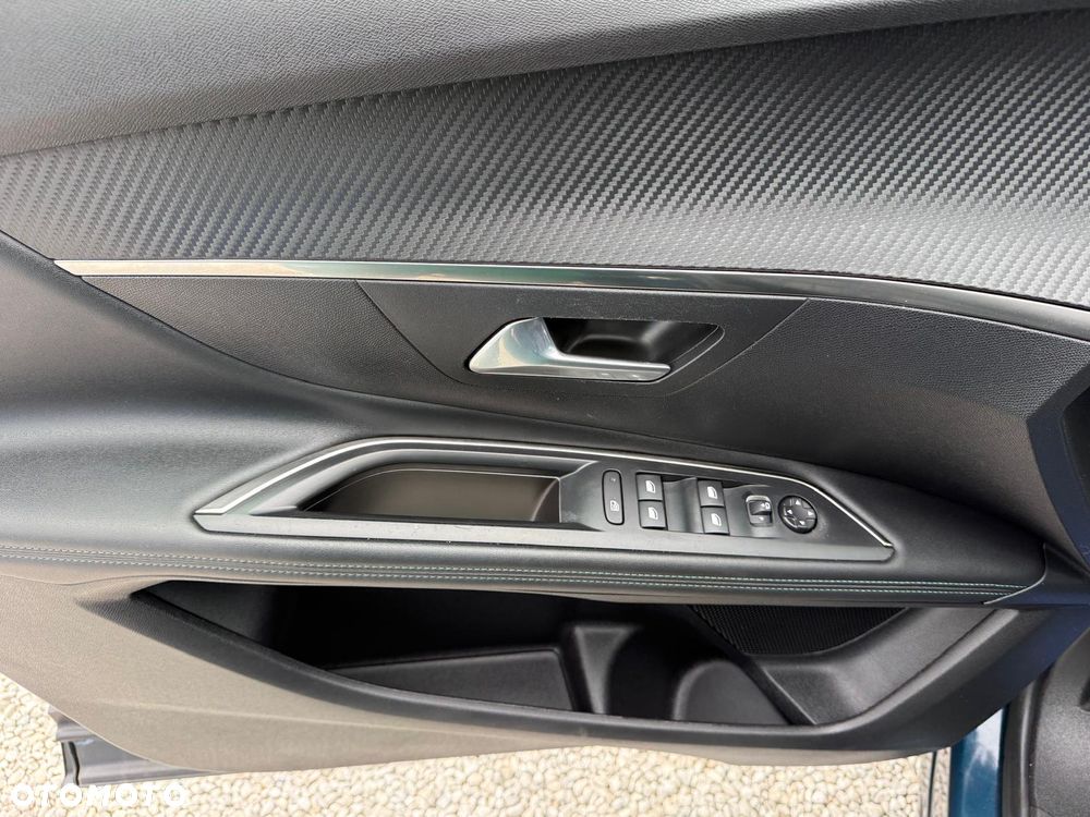 Peugeot 3008 1.2 PureTech GPF Allure S&S EAT8 - 19