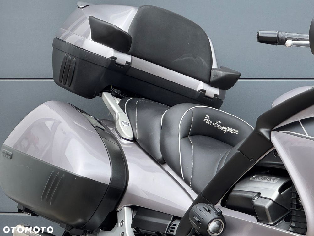 Honda ST - 6
