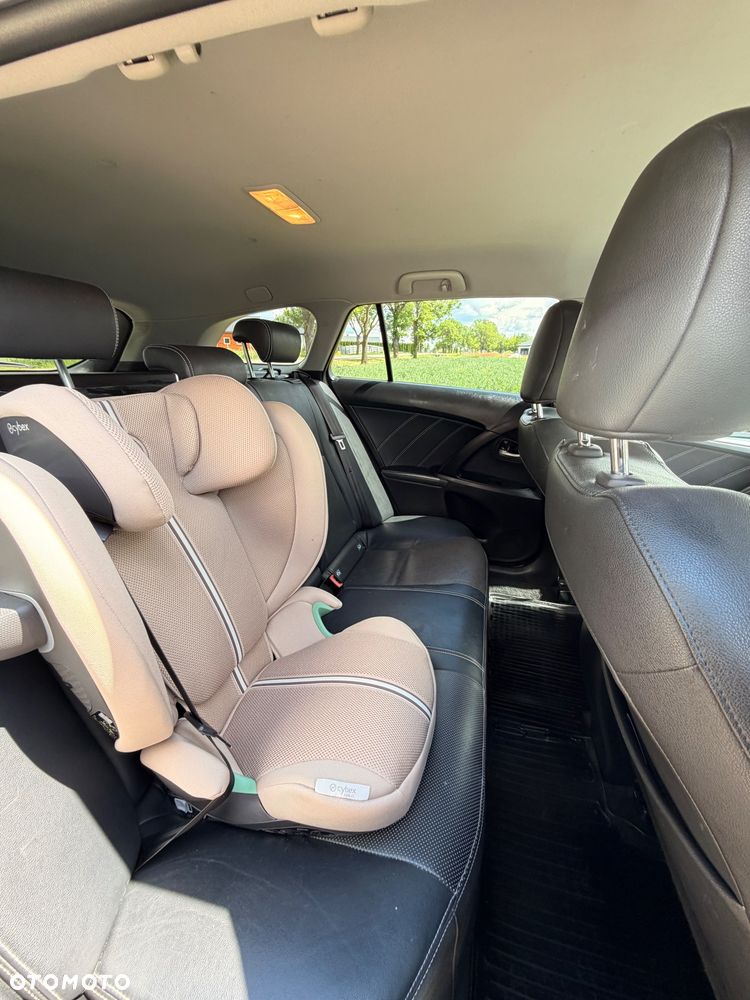 Toyota Avensis 2.0 D-4D Prestige - 11
