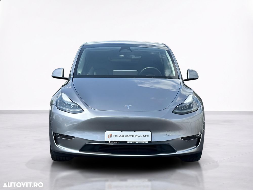Tesla Model Y - 9