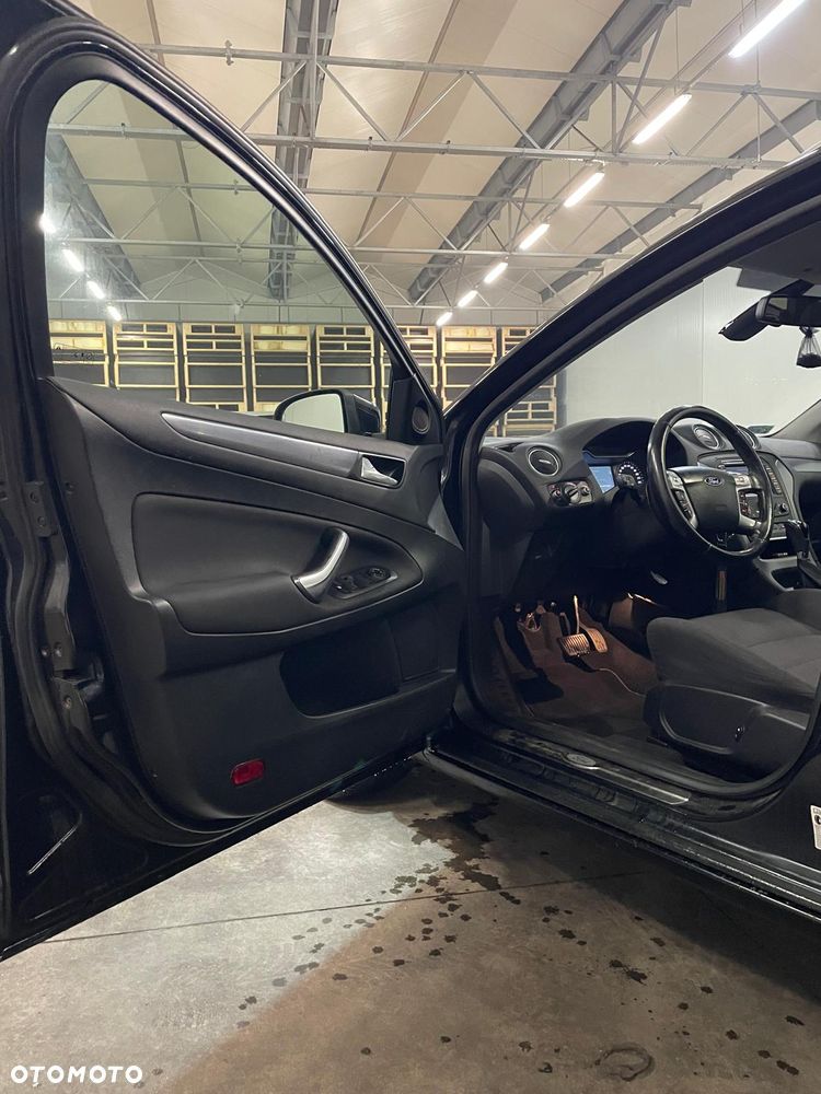 Ford Mondeo 2.0 T Titanium - 19