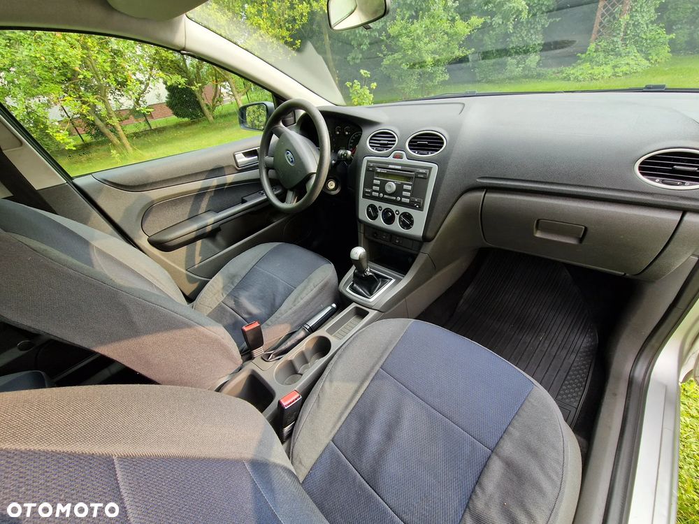 Ford Focus 1.6 Ambiente - 18