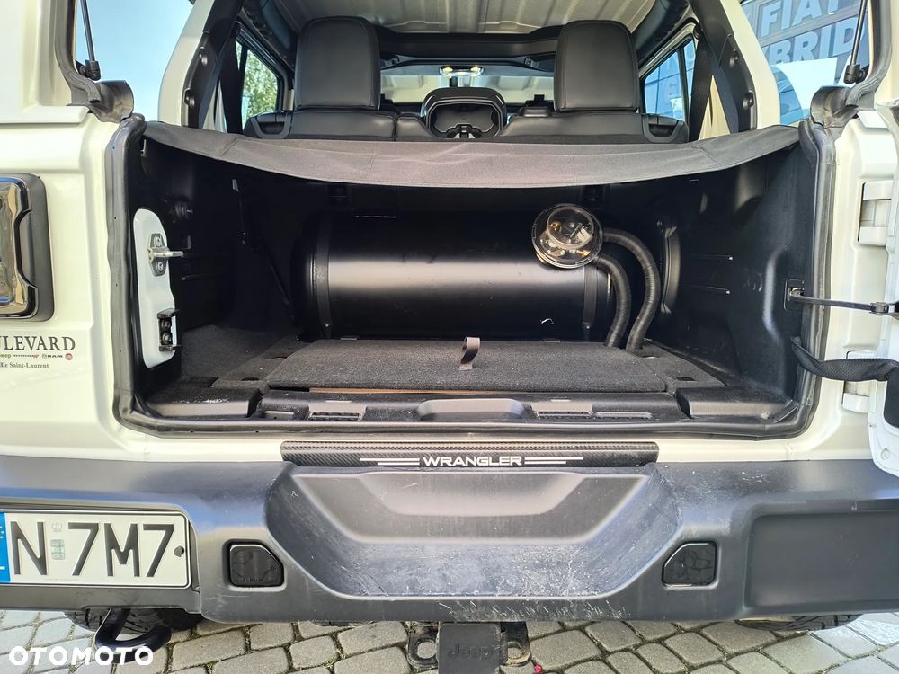Jeep Wrangler - 5