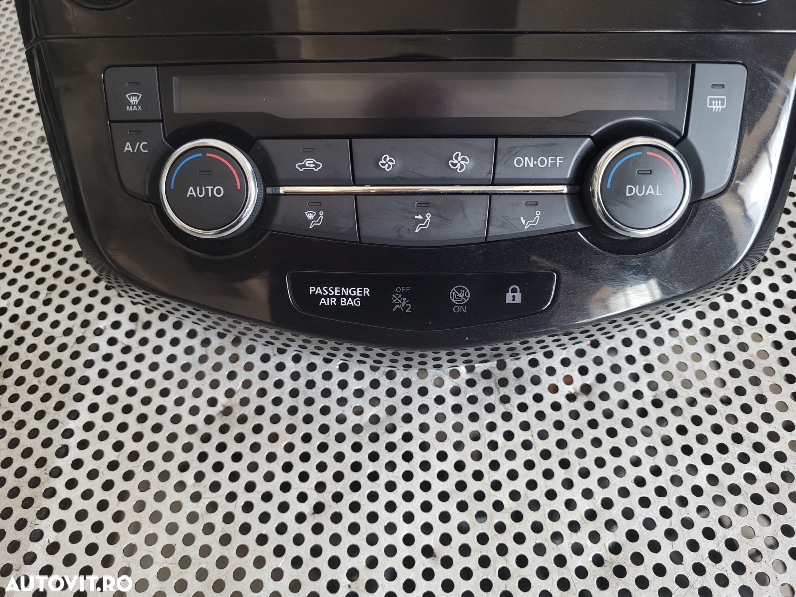 Panou Modul Clima Dublu Climatronic Nissan Qashqai J11 An 2014-2015-2016-2017-2018-2019-2020 Volan Stanga Cod 27500-4EA0A Dezmembrez Nissan Qashqai J11 Facelift 1.5 Dci Euro 6 Cod Motor K9KU873 K9K873 - 3