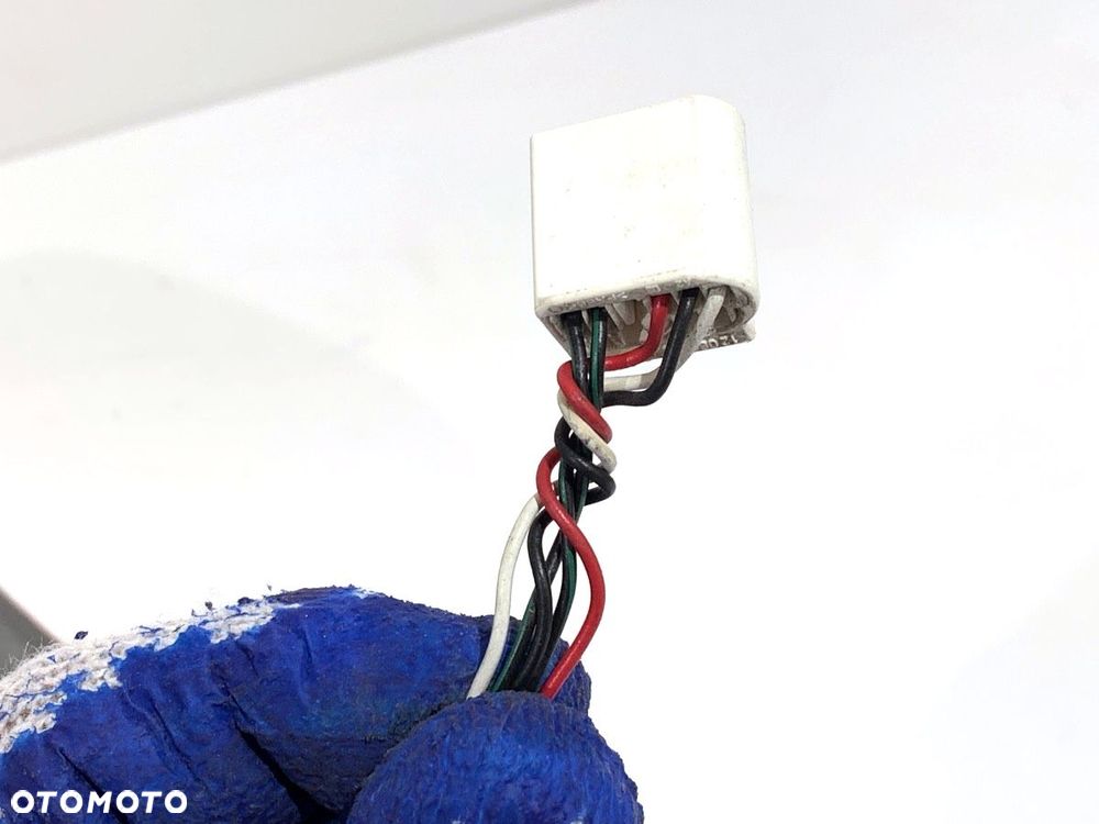 LUSTERKO PRAWY  SUZUKI SWIFT III (MZ, EZ) 2005 - 2022 1.3 (RS 413) 68 kW [92 KM] benzyna 2005 - 2022 - 6