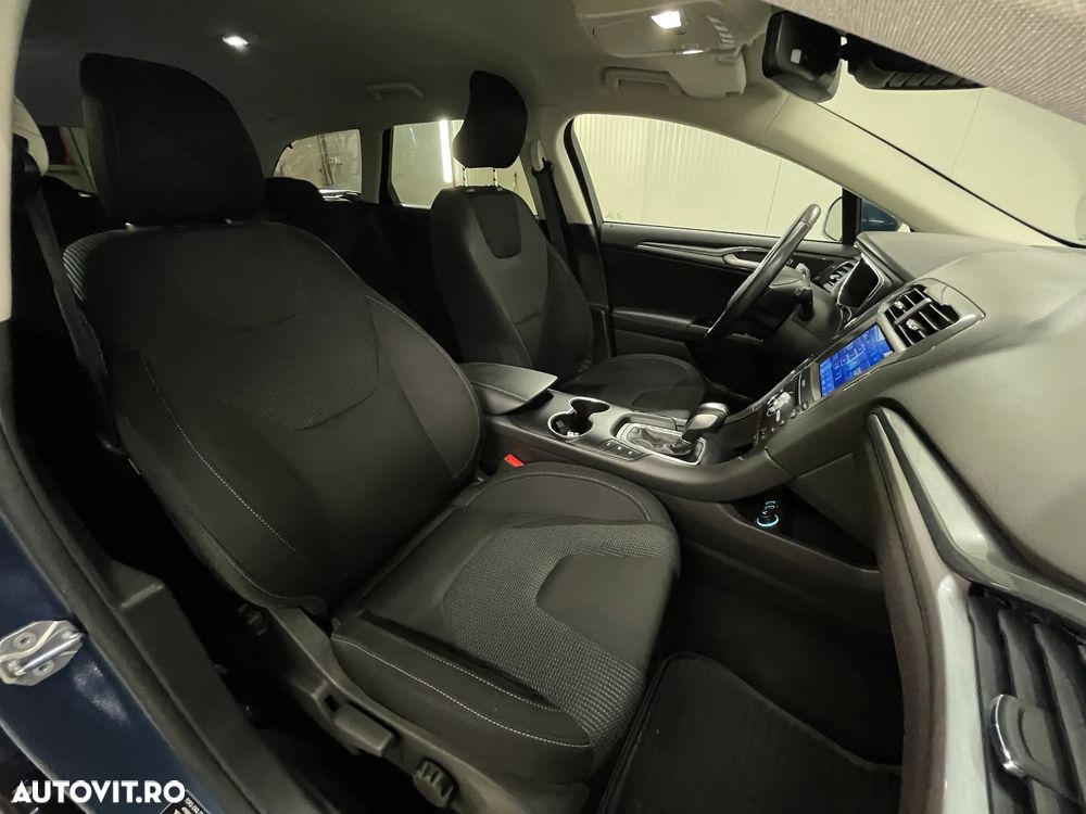 Ford Mondeo 2.0 HEV Titanium - 11