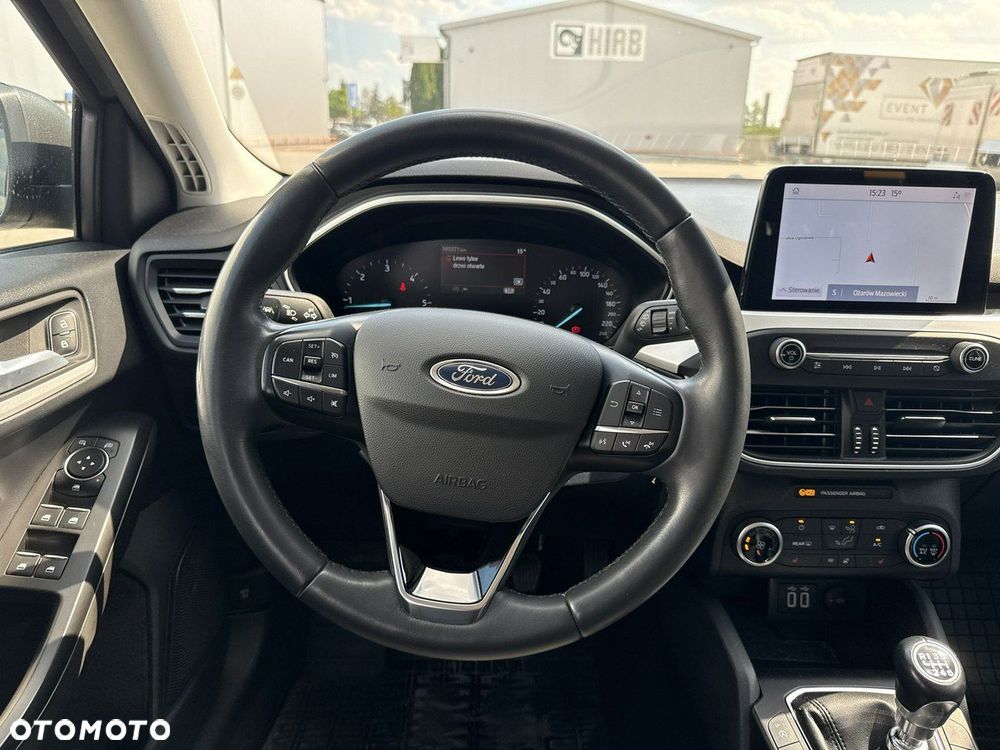 Ford Focus - 24