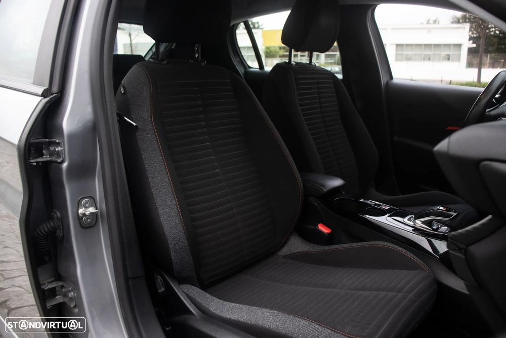 Peugeot e-208 Allure Pack - 16