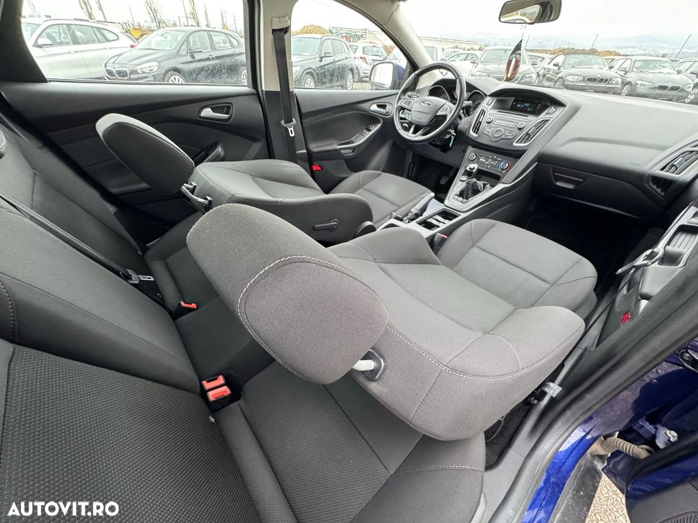 Ford Focus 1.0 EcoBoost Trend - 29